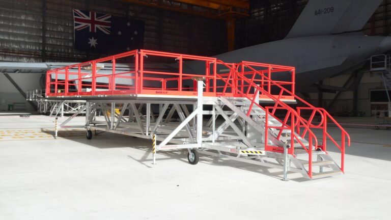 C-17A Engine Maintenance Platform