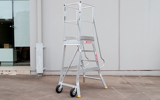 SuperChariot mobile work platform